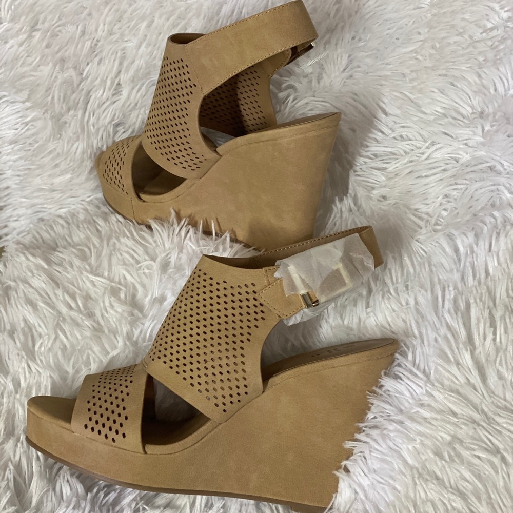 Call it Spring- Unareria-New in box - Picture 7 of 9